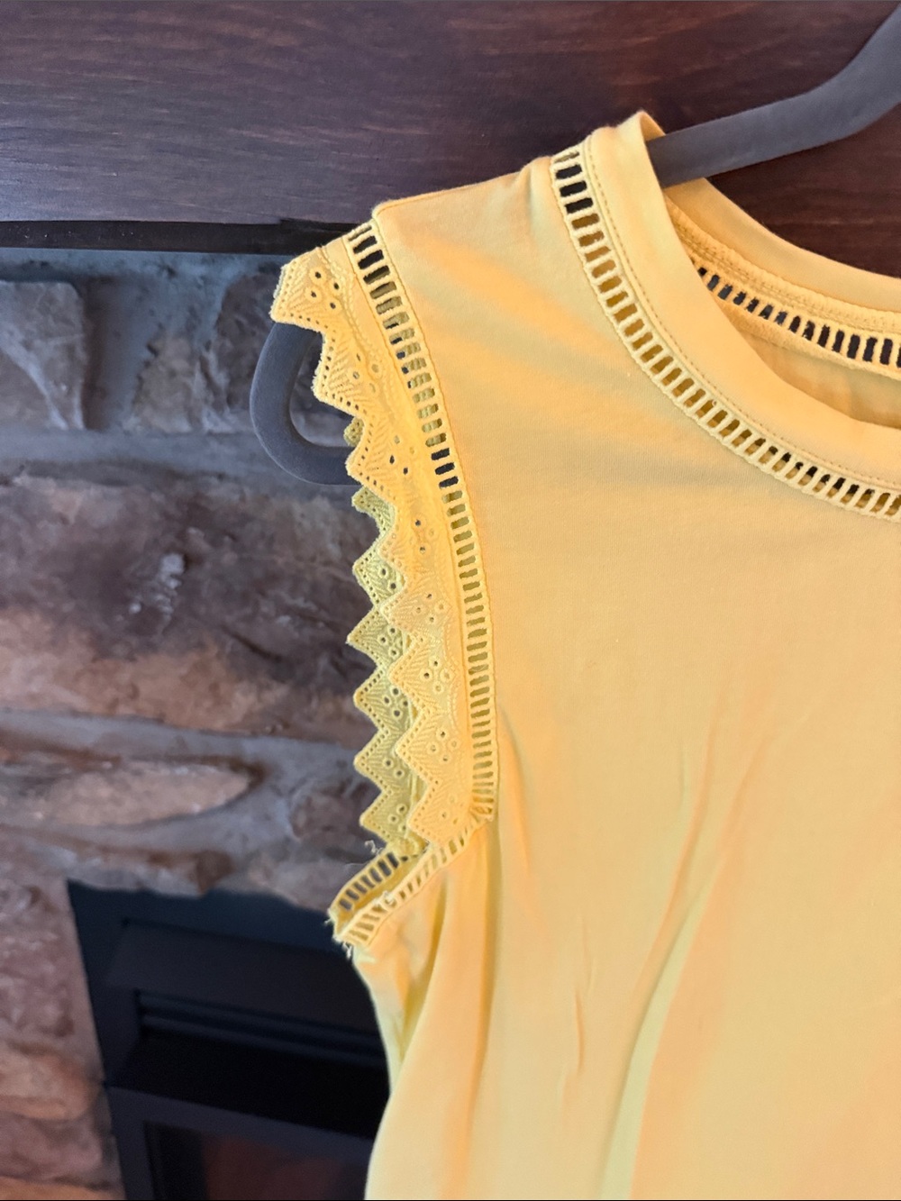 Lilly Pulitzer Yellow Lace-Trim Sleeveless Women's Top - Picture 2 of 7